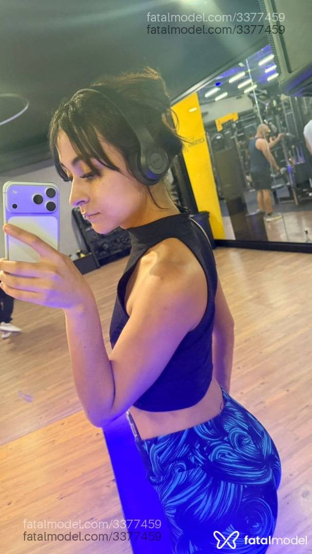 Acompanhante mulher trans morena (o) de olhos castanhos - Victoria Oliveira