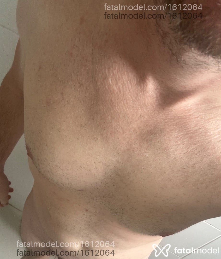 Acompanhante homem com cabelo castanho de olhos verdes - Raphael