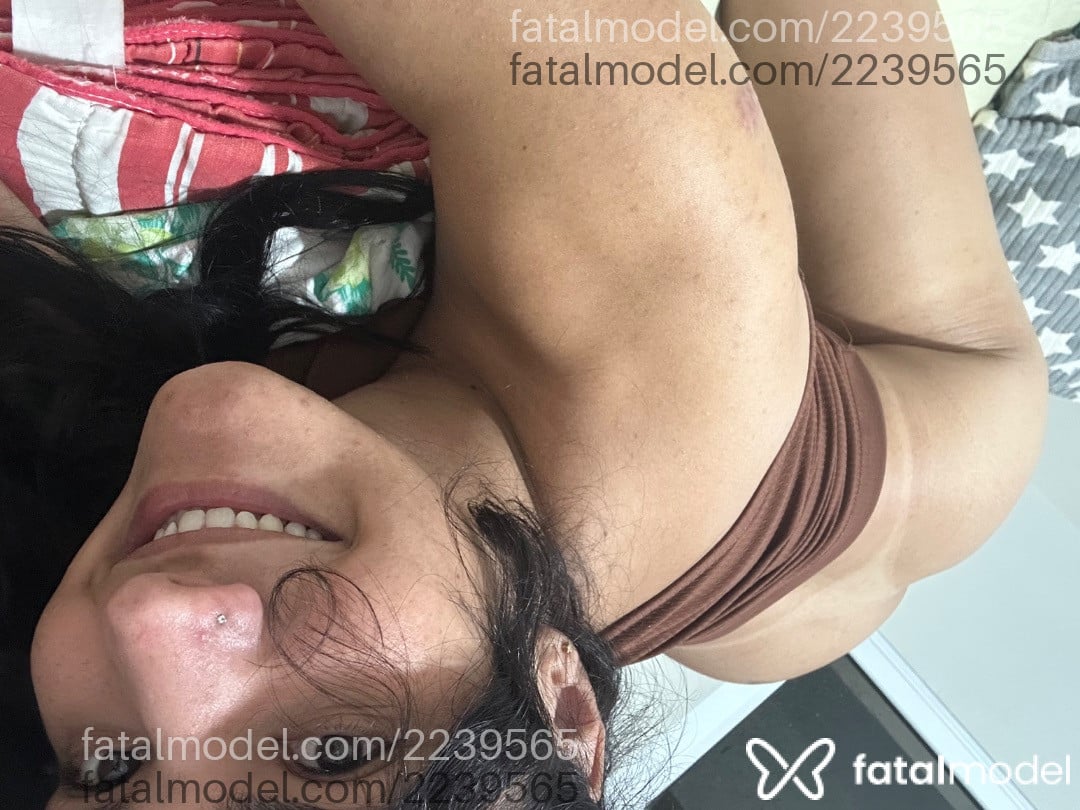 Acompanhante mulher trans morena (o) de olhos castanhos - Luiza Souza