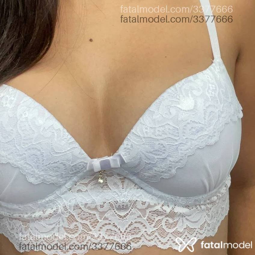 Acompanhante mulher morena (o) de olhos castanhos - Jade