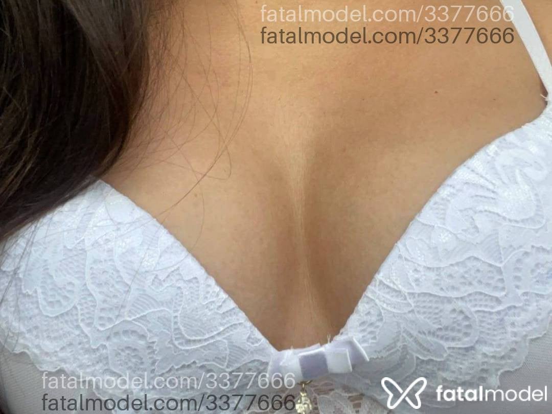 Acompanhante mulher morena (o) de olhos castanhos - Jade