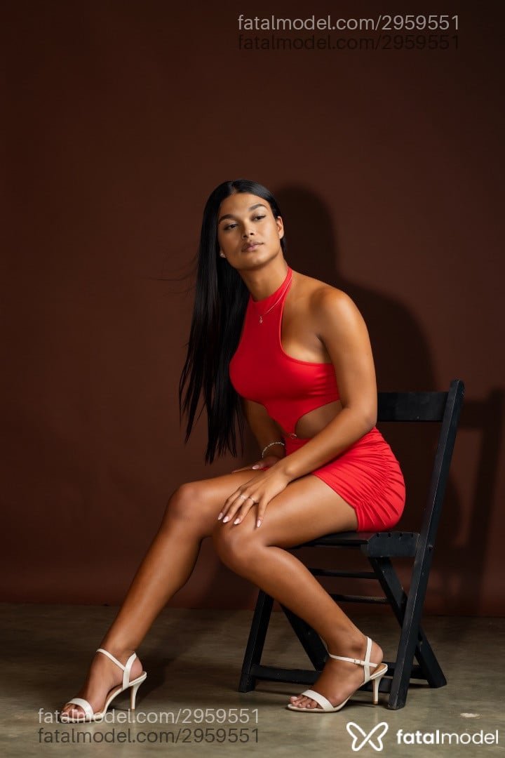 Acompanhante mulher trans morena (o) de olhos castanhos - Nala