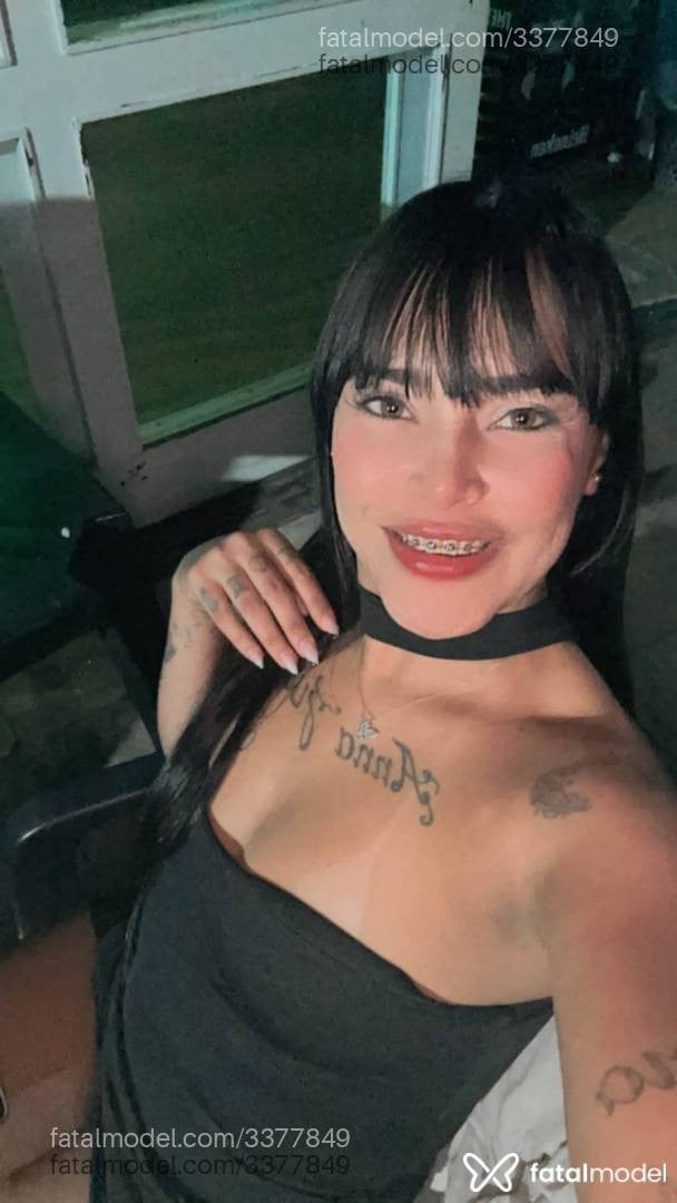 Acompanhante mulher morena (o) de olhos verdes - Bia