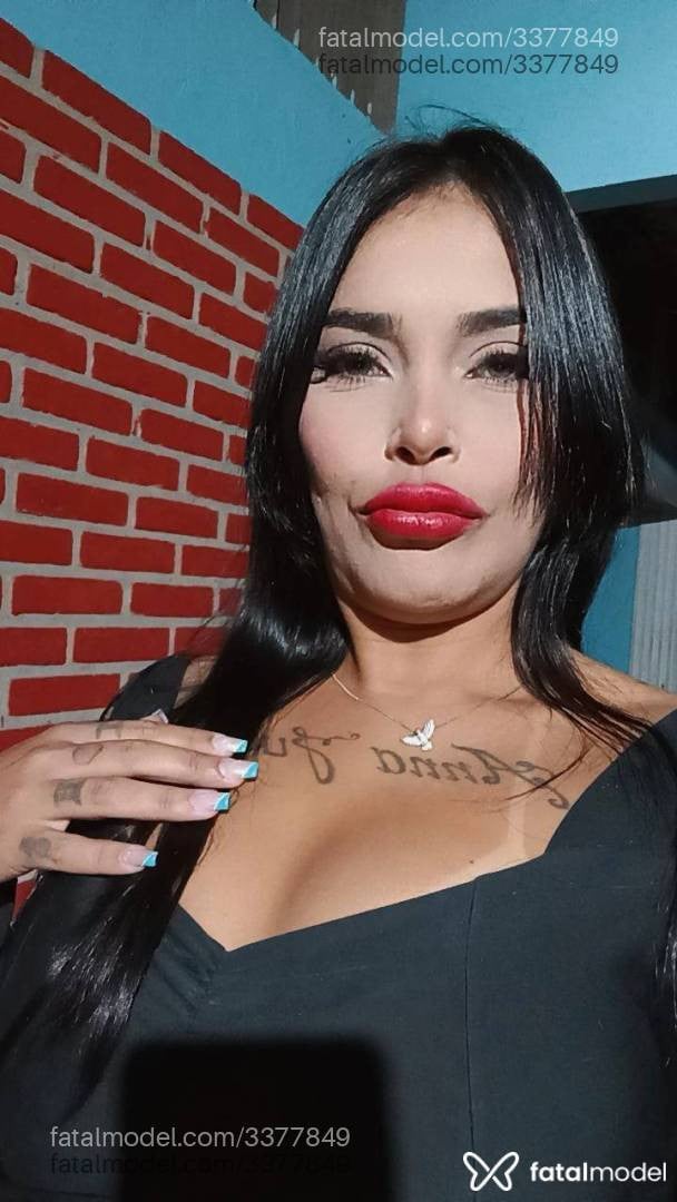 Acompanhante mulher morena (o) de olhos verdes - Bia