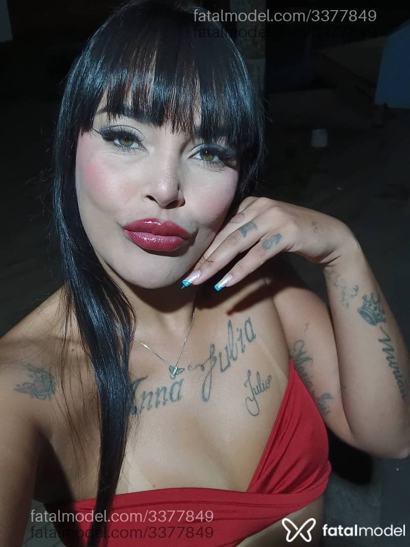 Acompanhante mulher morena (o) de olhos verdes - Bia