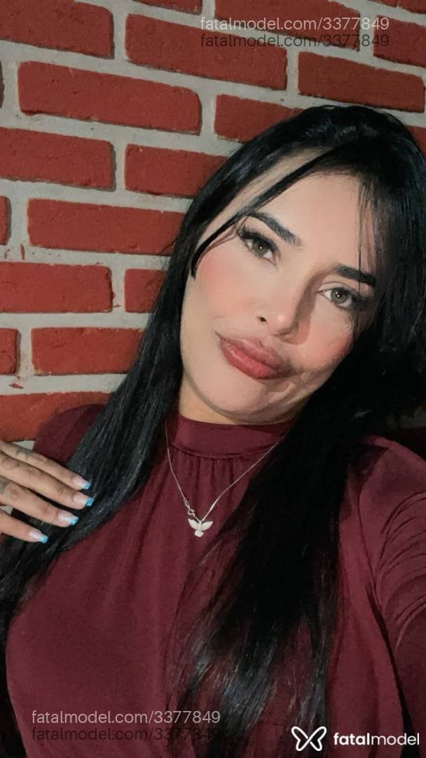 Acompanhante mulher morena (o) de olhos verdes - Bia