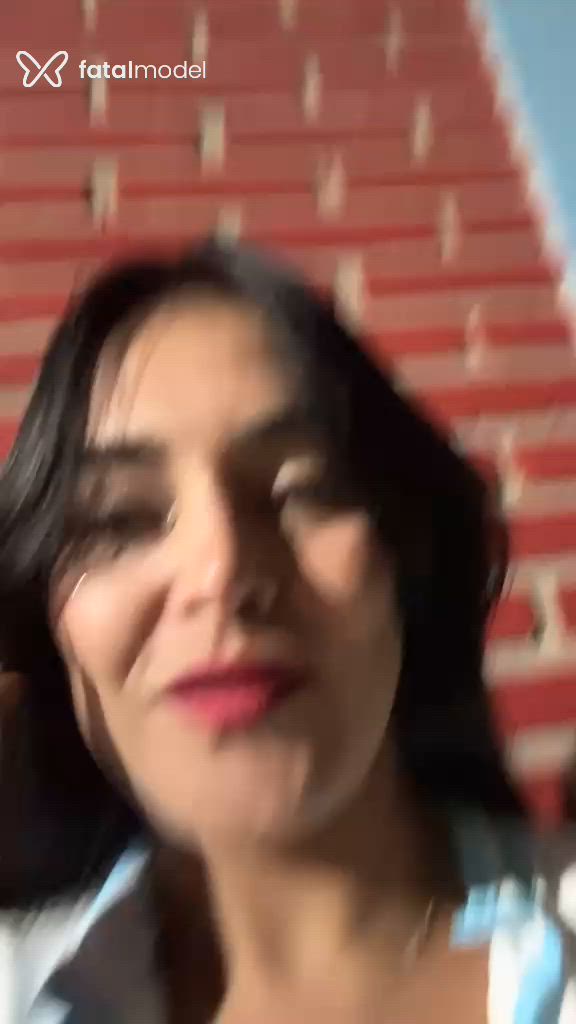 Acompanhante mulher morena (o) de olhos verdes - Bia