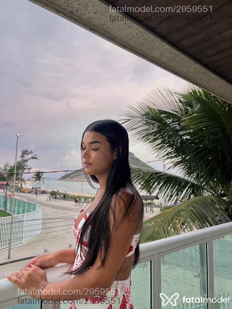 Acompanhante mulher trans morena (o) de olhos castanhos - Nala