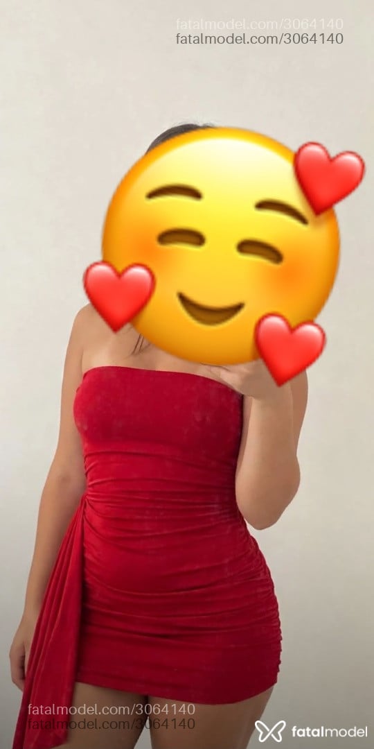 Acompanhante mulher com cabelo castanho de olhos castanhos - Leila