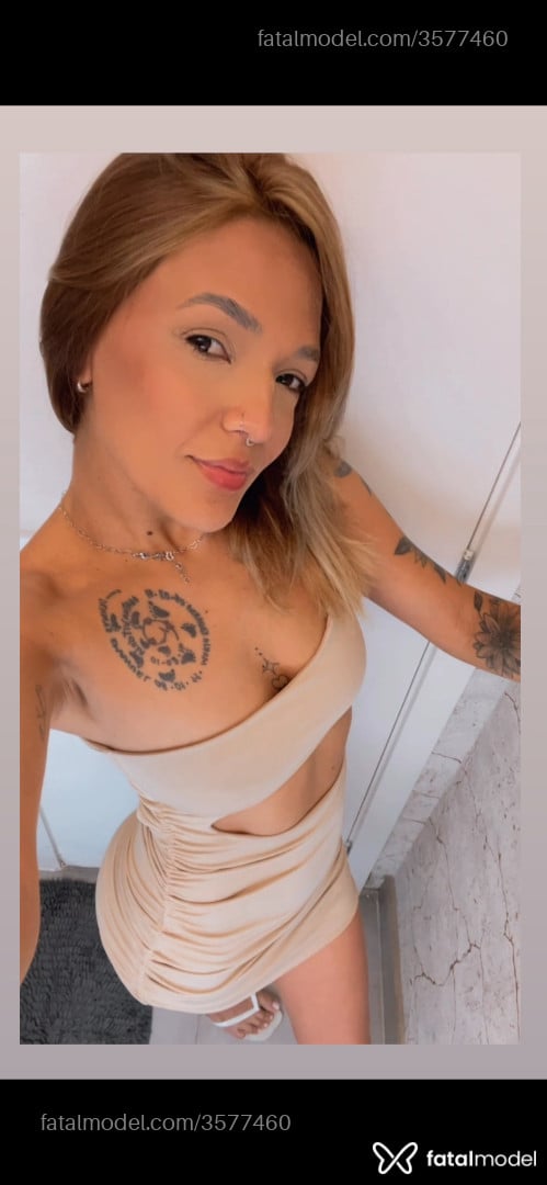 Acompanhante mulher loira (o) de olhos castanhos - Mel Oliveira