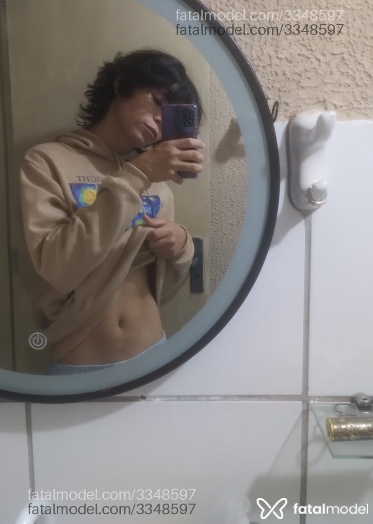 Acompanhante homem morena (o) de olhos castanhos - Alessandro