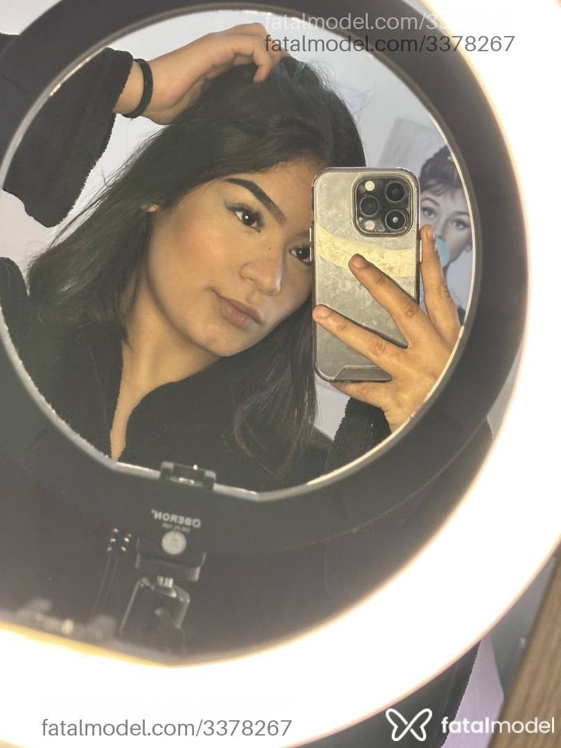 Acompanhante mulher com cabelo castanho de olhos castanhos - Luna Oliveira