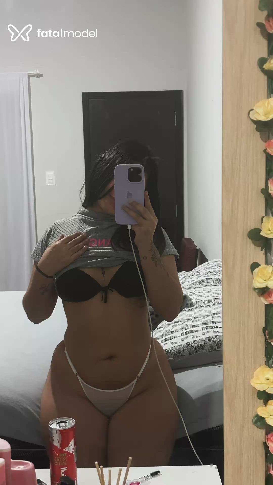 Acompanhante mulher com cabelo castanho de olhos castanhos - Luna Oliveira Acompanhante mulher com cabelo castanho de olhos castanhos - Luna Oliveira