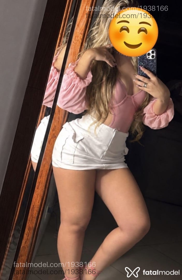 Acompanhante mulher com cabelo castanho de olhos castanhos - Gabriella