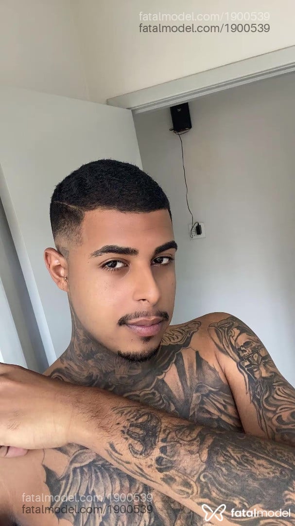 Acompanhante homem morena (o) de olhos pretos - Lucas Bueno