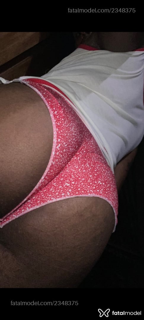 Acompanhante homem morena (o) de olhos pretos - Pretinho Sub