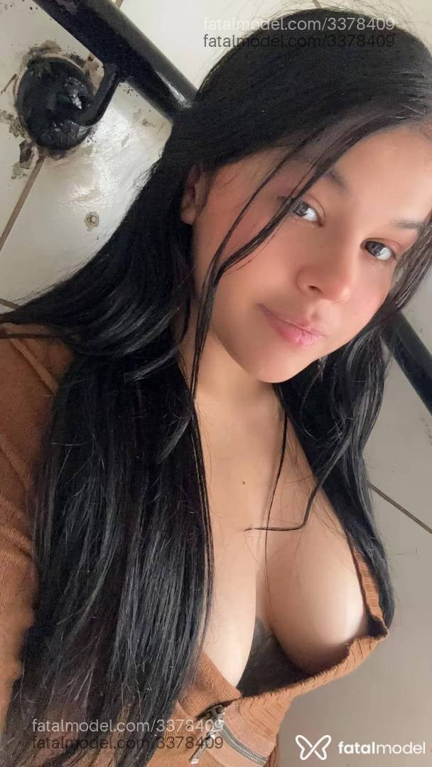 Acompanhante mulher morena (o) de olhos castanhos - índiaa