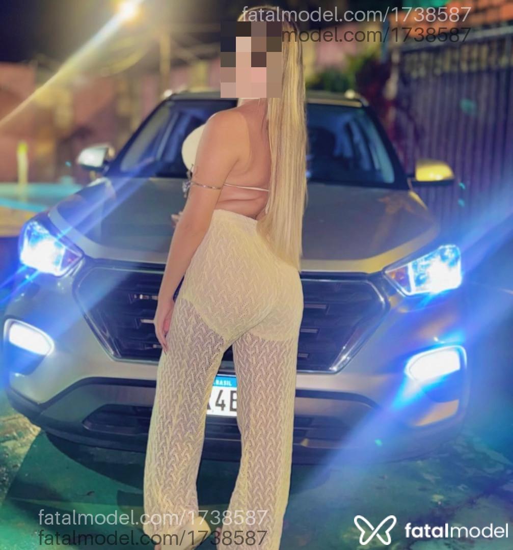 Acompanhante mulher loira (o) de olhos castanhos - Natalia
