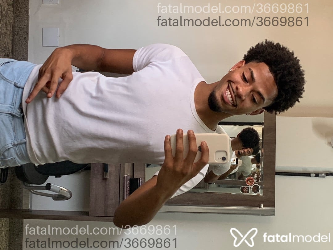 Acompanhante homem morena (o) de olhos pretos - Negodoce