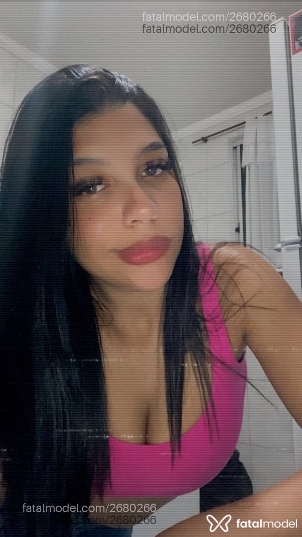 Acompanhante mulher com cabelo castanho de olhos mel - Nicole