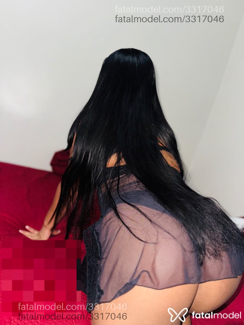 Acompanhante mulher morena (o) de olhos pretos - Melmel