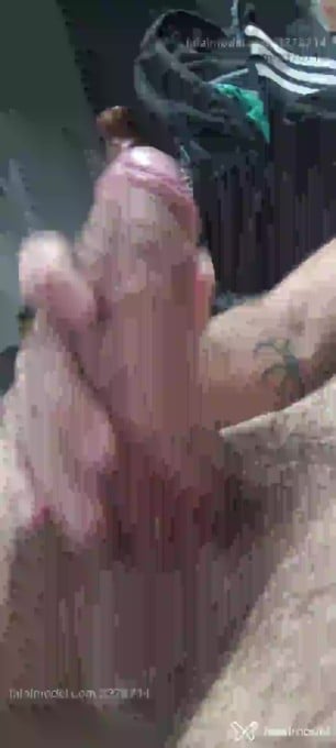 Acompanhante homem com cabelo castanho de olhos castanhos - Victor