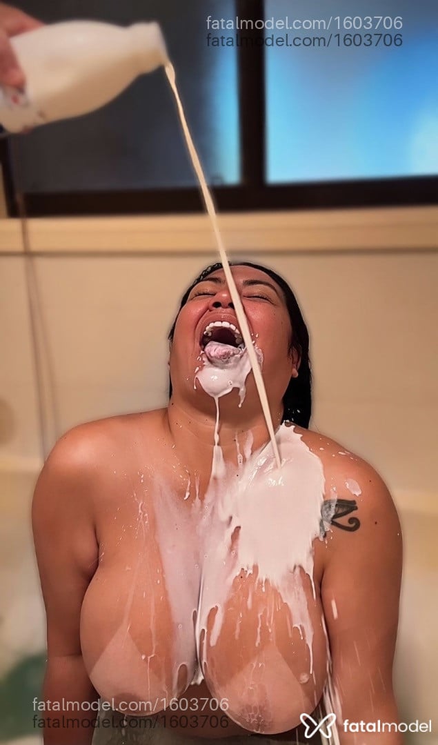 Acompanhante mulher morena (o) de olhos pretos - Yumi Nakashima