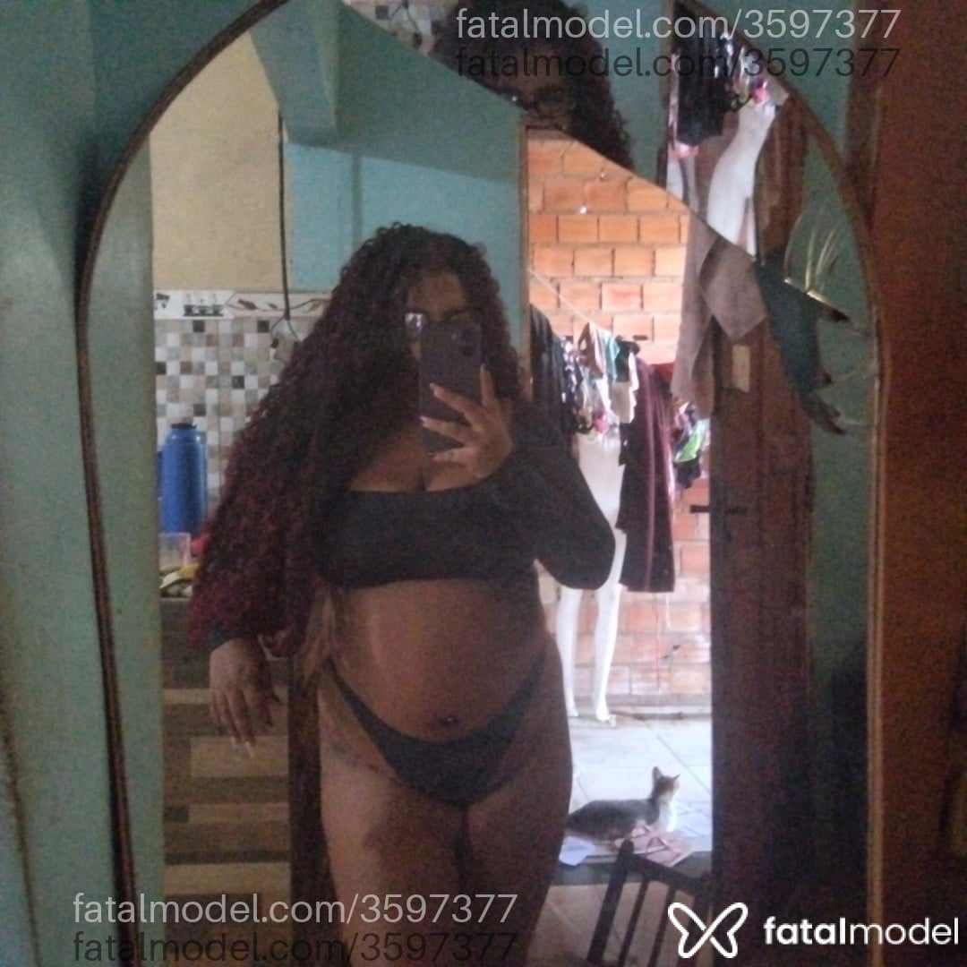 Acompanhante mulher morena (o) de olhos pretos - Jully