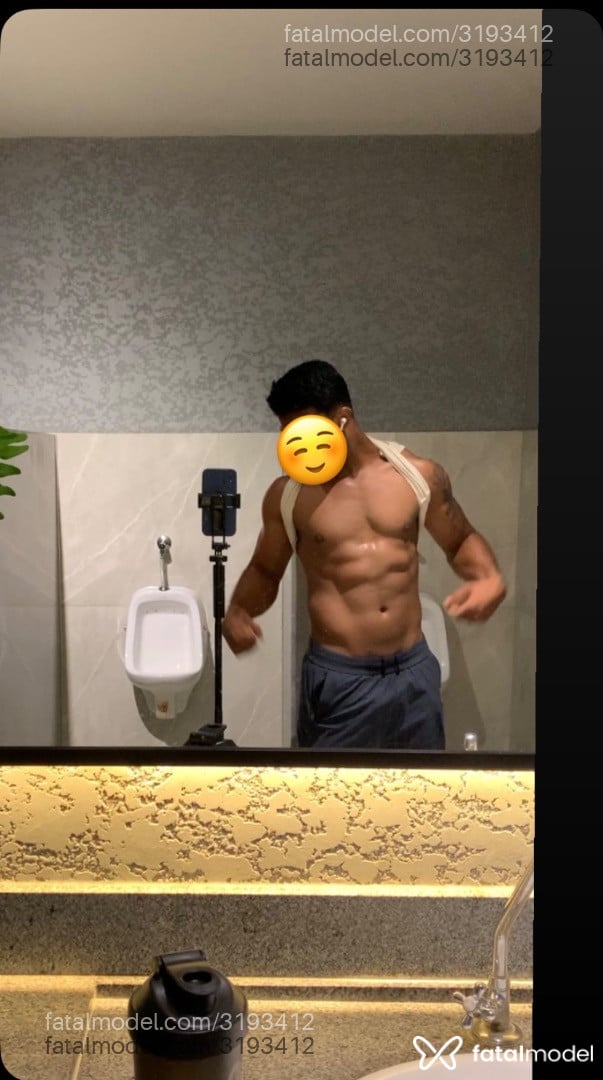 Acompanhante homem morena (o) de olhos castanhos - David