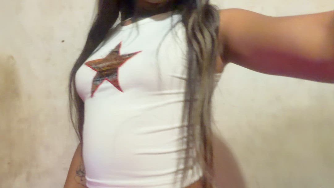 Acompanhante mulher trans morena (o) de olhos pretos - Milana