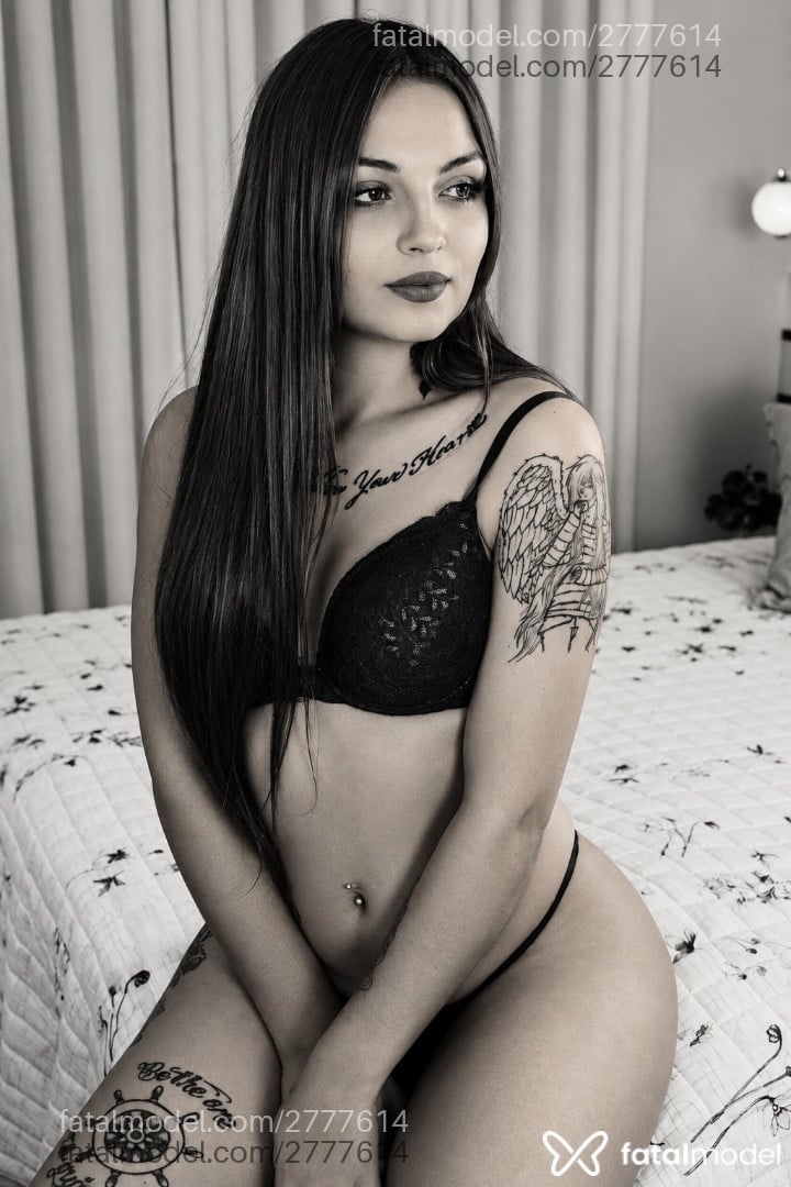 Acompanhante mulher loira (o) de olhos verdes - Luarosa
