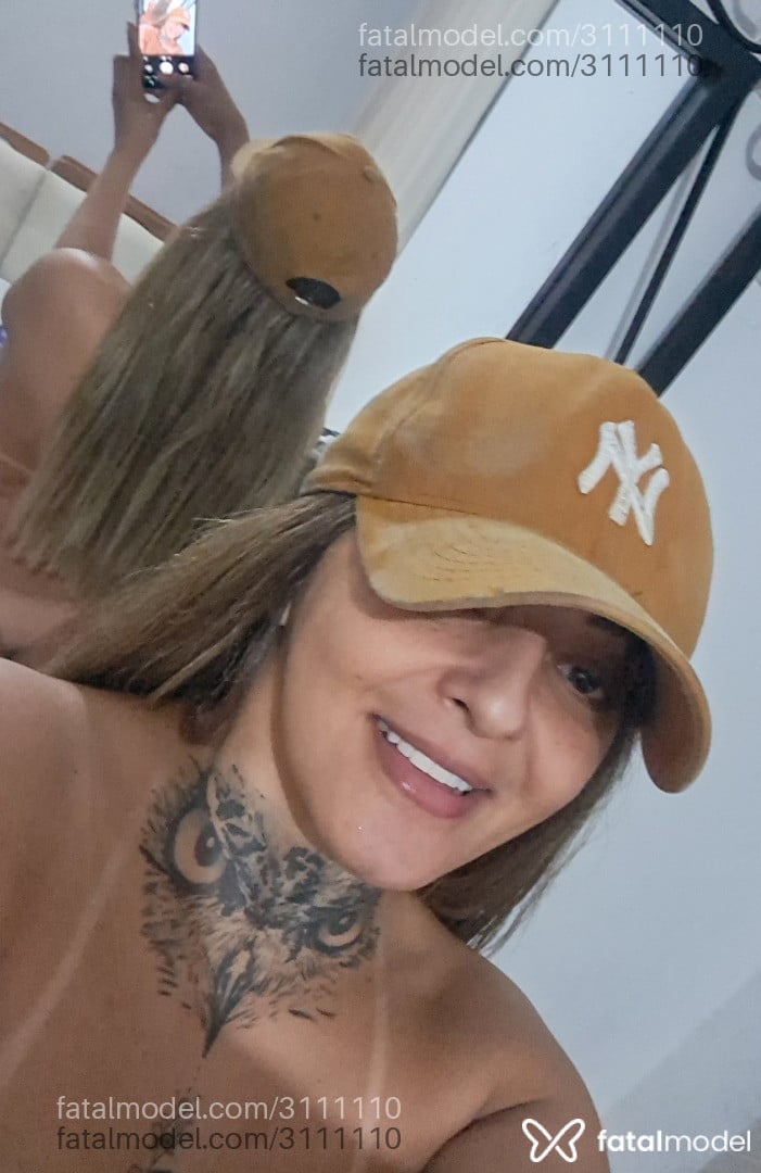 Acompanhante mulher com cabelo castanho de olhos castanhos - Valentina