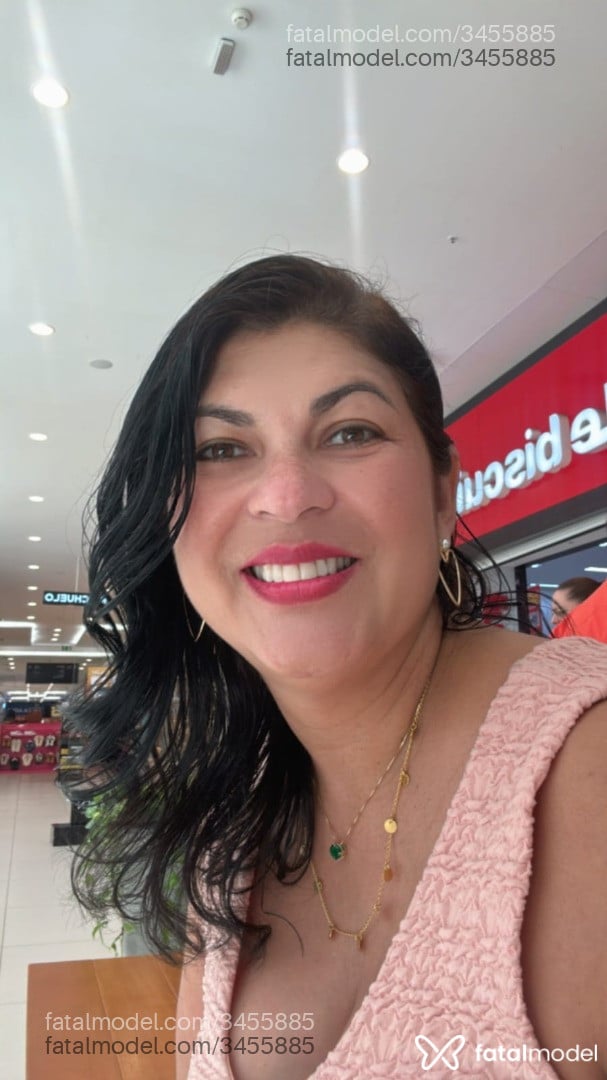 Acompanhante mulher com cabelo castanho de olhos mel - Lindona