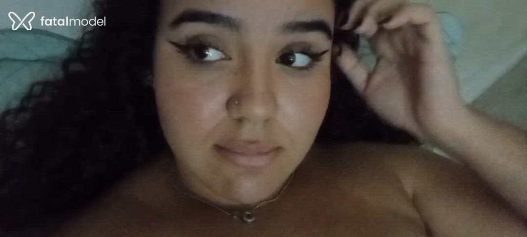 Acompanhante mulher morena (o) de olhos castanhos - Cacau Acompanhante mulher morena (o) de olhos castanhos - Cacau
