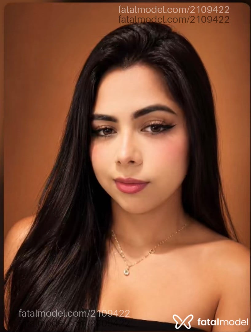 Acompanhante mulher morena (o) de olhos castanhos - Naraah Silva