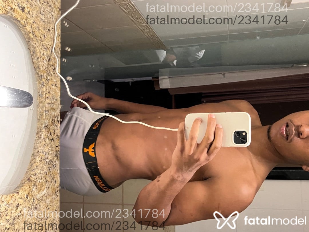 Acompanhante homem morena (o) de olhos castanhos - Arthur Gustavo