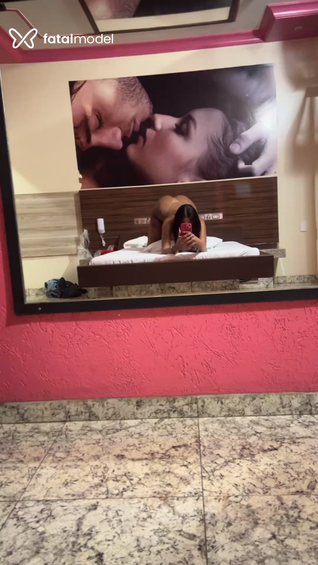 Acompanhante mulher trans morena (o) de olhos pretos - Victorya