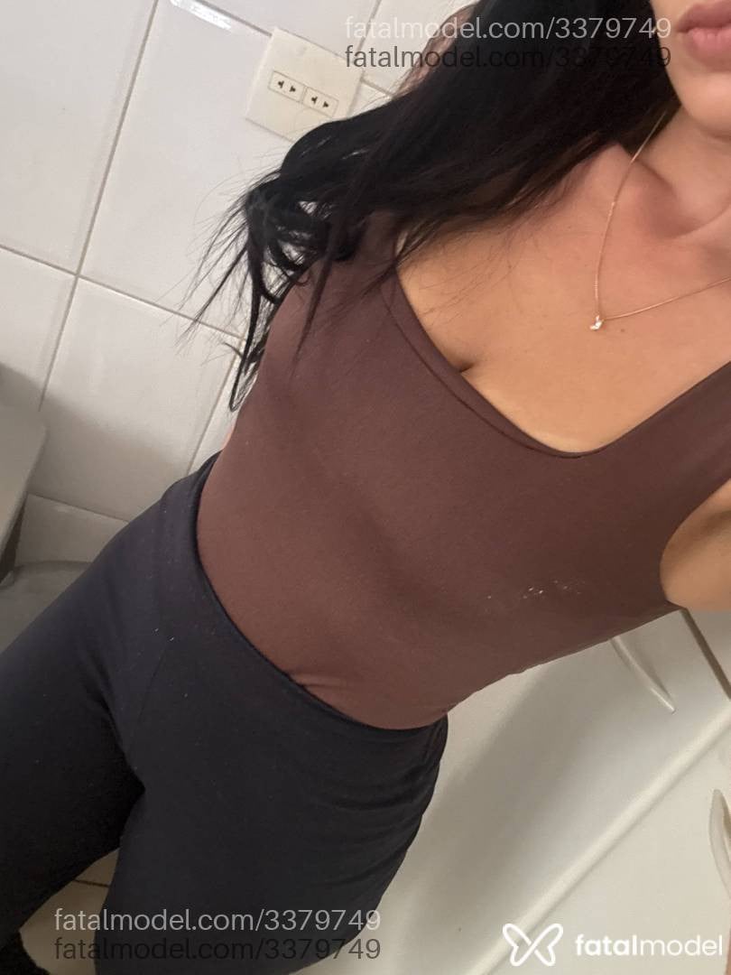 Acompanhante mulher morena (o) de olhos castanhos - Aline Souza
