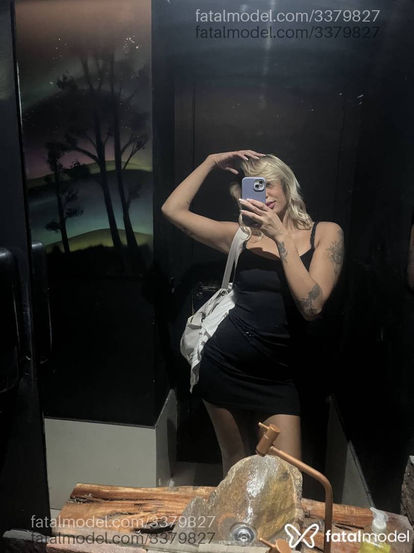 Acompanhante mulher loira (o) de olhos castanhos - Larissa Santos