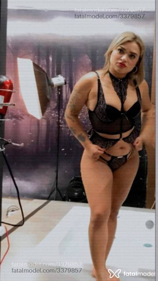 Acompanhante mulher loira (o) de olhos castanhos em Lages - Nathyelle Meirelis