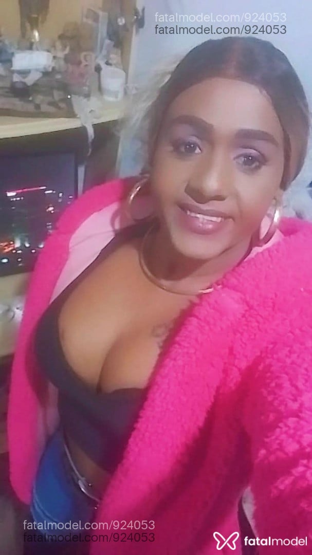 Acompanhante travesti com cabelo castanho de olhos castanhos - Erika