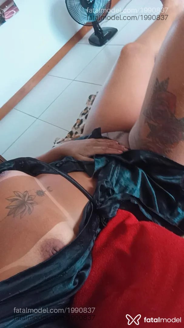 Acompanhante mulher morena (o) de olhos castanhos - Daniele