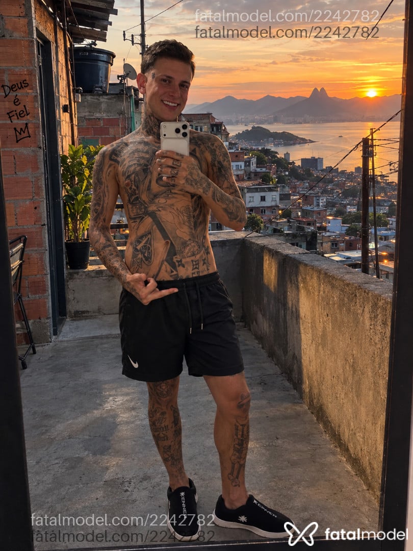 Acompanhante homem loira (o) de olhos mel - Yuri Lima
