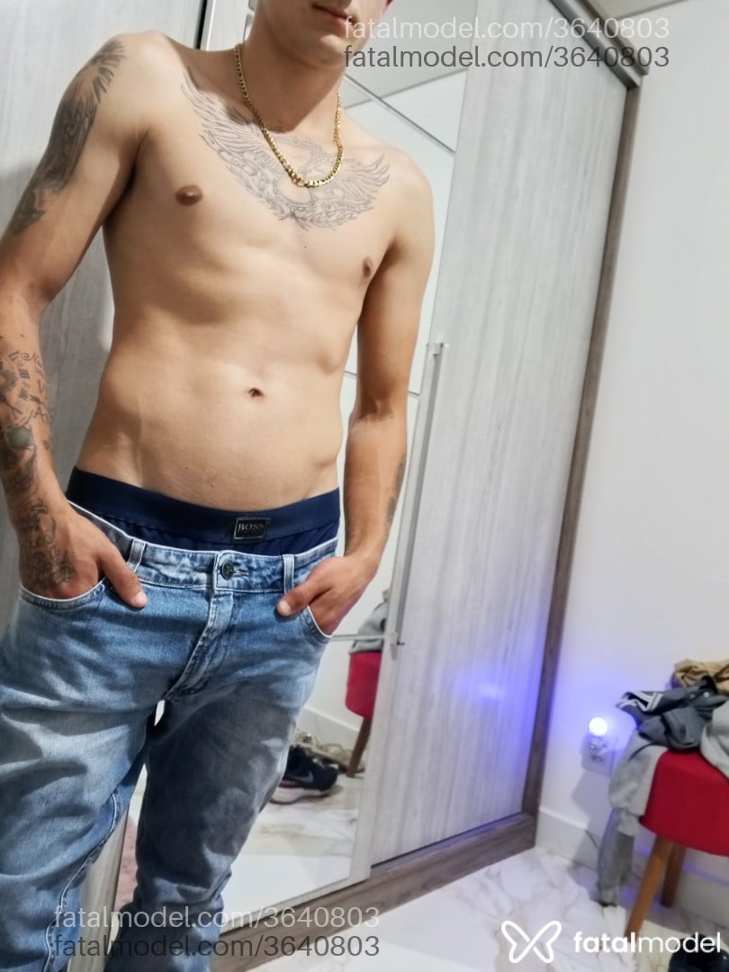 Acompanhante homem com cabelo castanho de olhos castanhos - Teteu