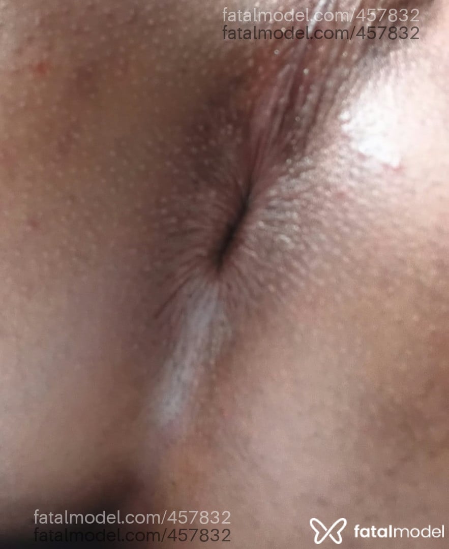 Acompanhante travesti com cabelo colorido de olhos pretos - Rafha uccam