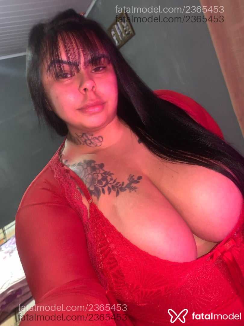 Acompanhante mulher morena (o) de olhos castanhos - Monica