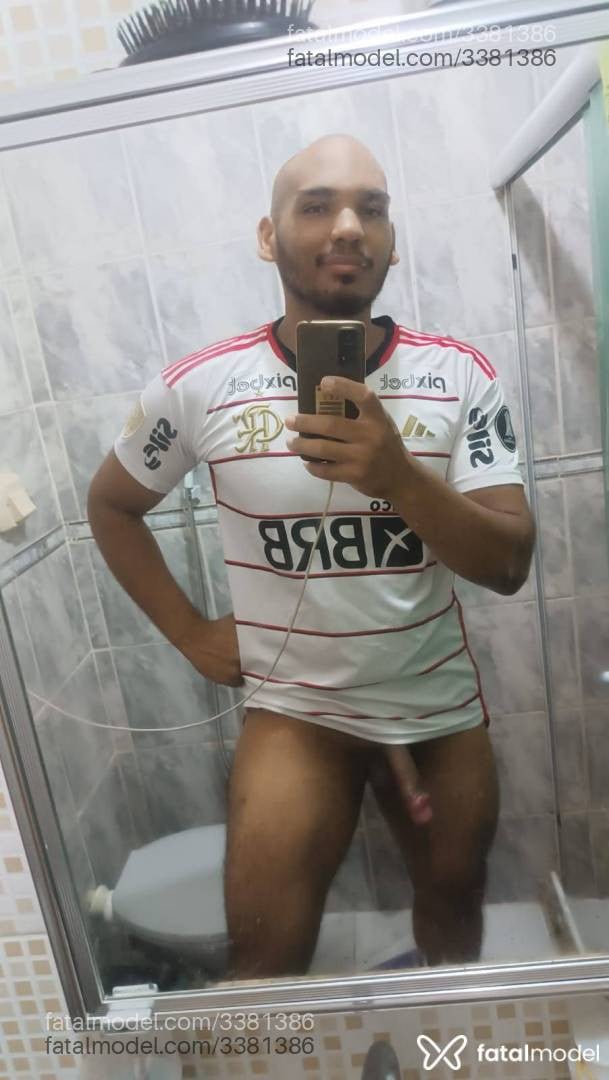 Acompanhante homem sem cabelo de olhos pretos em Rio de Janeiro - Lipexx