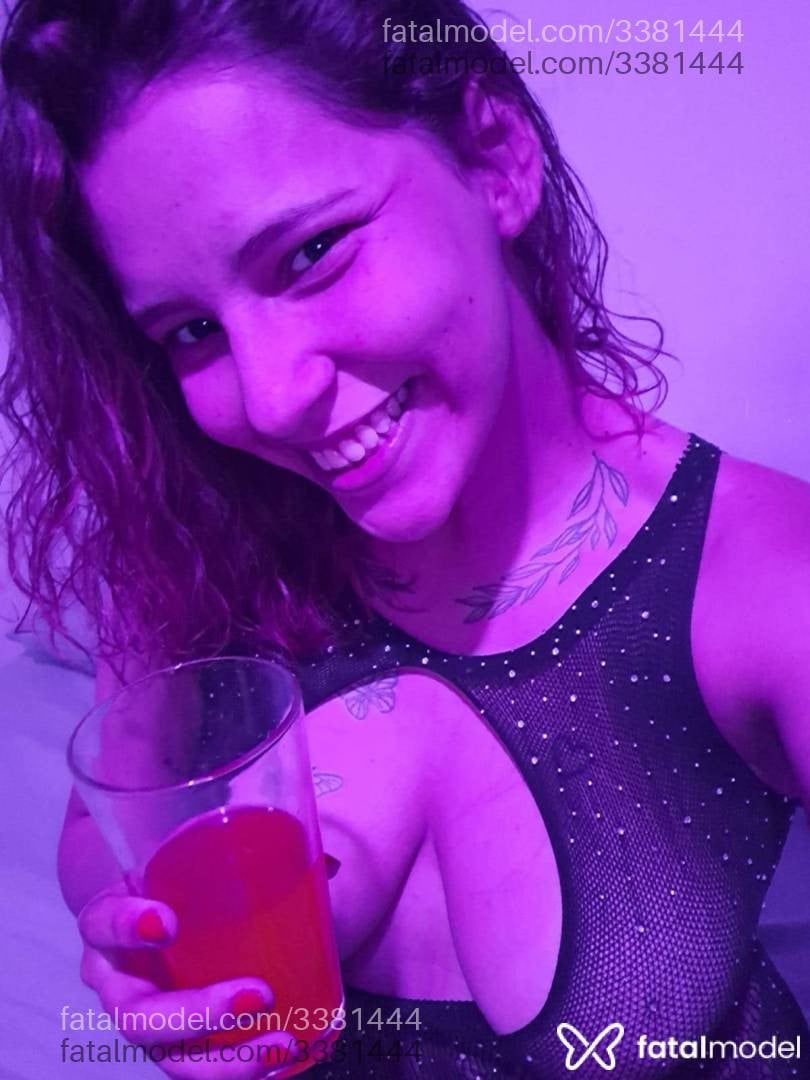 Acompanhante mulher ruiva (o) de olhos castanhos - Clarisse