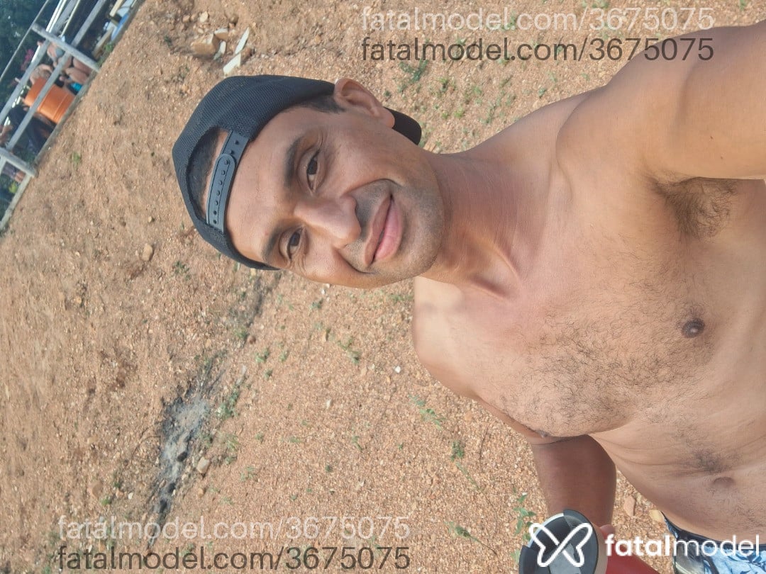 Acompanhante homem morena (o) de olhos castanhos - Drico