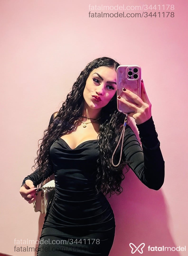 Acompanhante mulher morena (o) de olhos castanhos - Nicolly